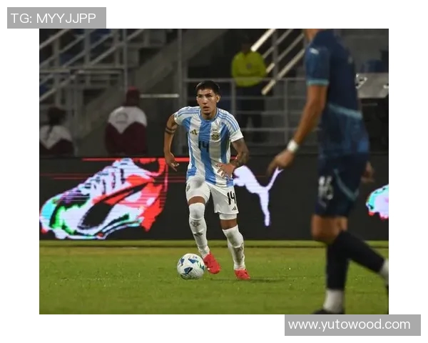 纵观足球历史历届球星巅峰对决与经典赛事全景回顾